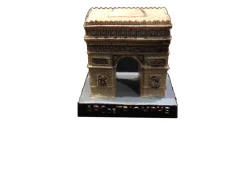 Arc de Triomphe en résine