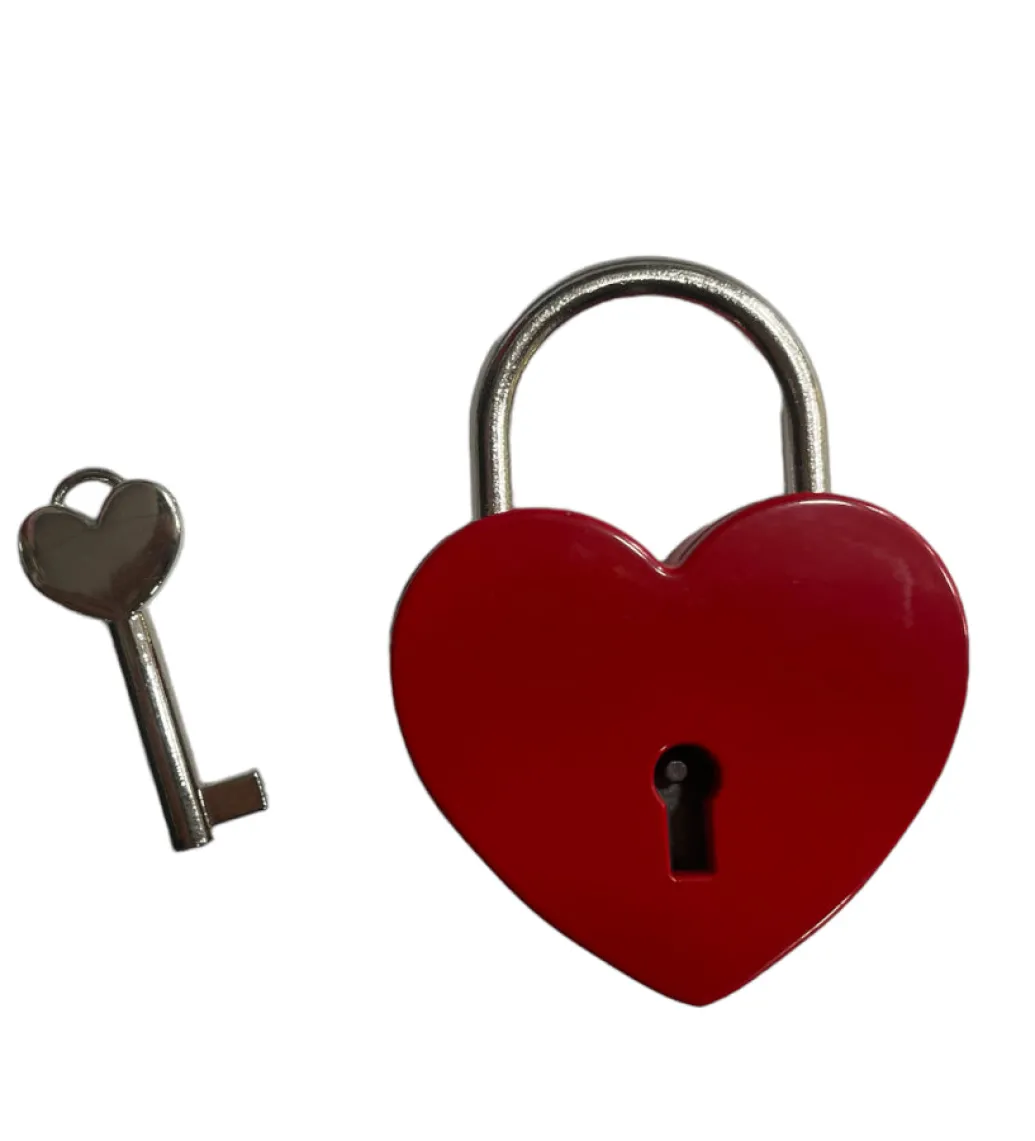 Cadenas cล“ur rouge avec clé cล“ur