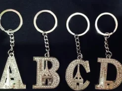 Porte-clés Tour Eiffel strass alphabet initiales